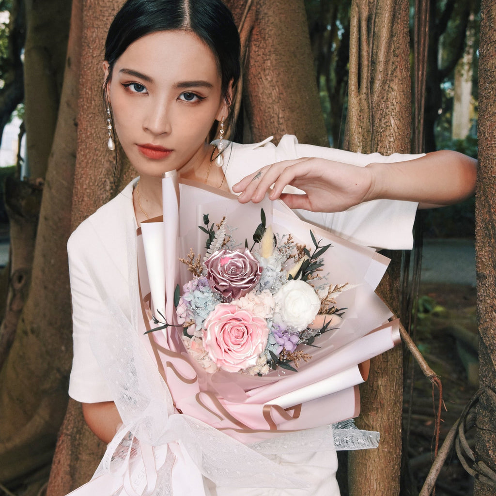 Preserved Flower Bouquet - Metallic Pink & Pale Pink Roses