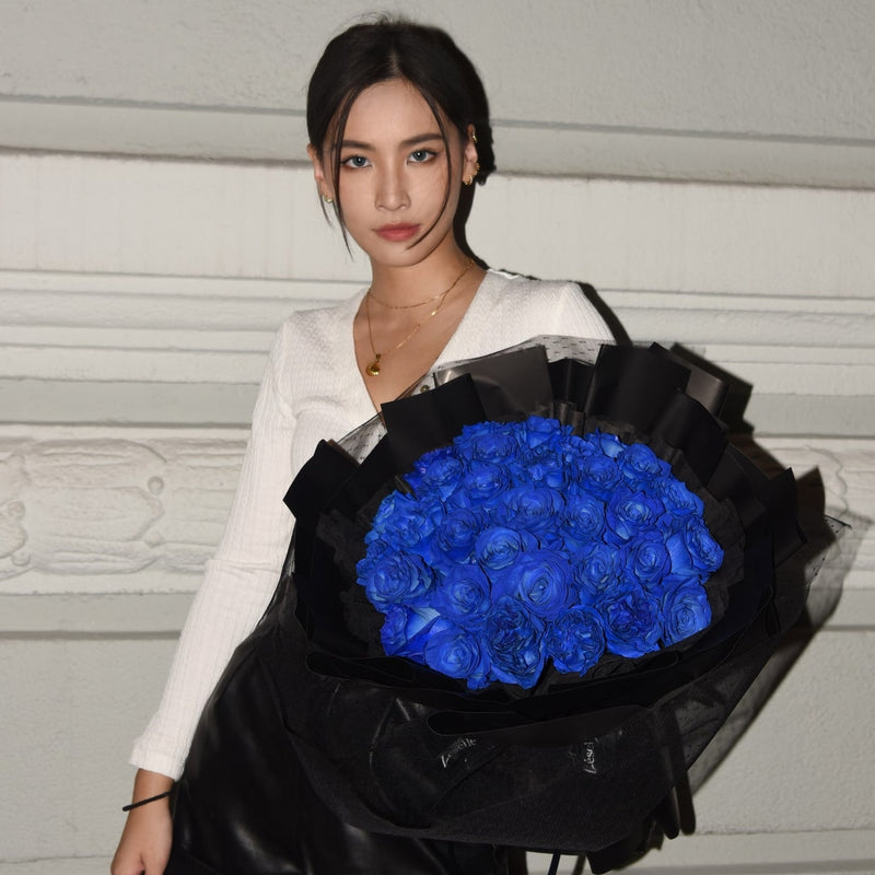 Fresh Flower Bouquet Royal Blue Roses Black Wrapper L selle